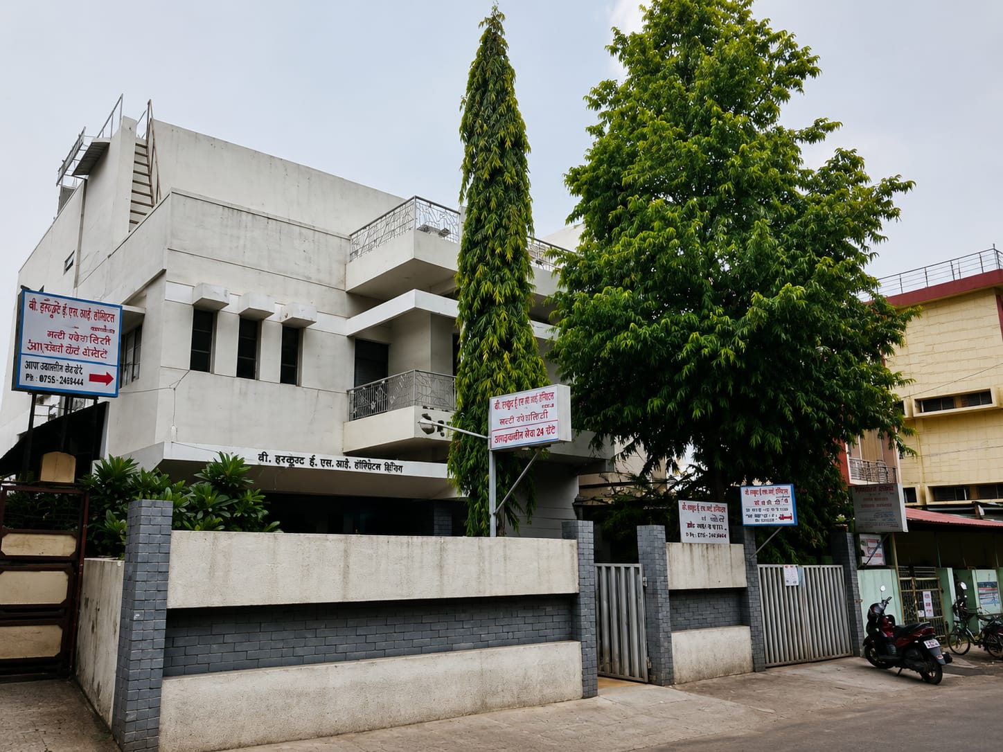 Patient Parking at Our Solapur ENT Hospital — Dr. Harkut ENT Nursing Home, Solapur